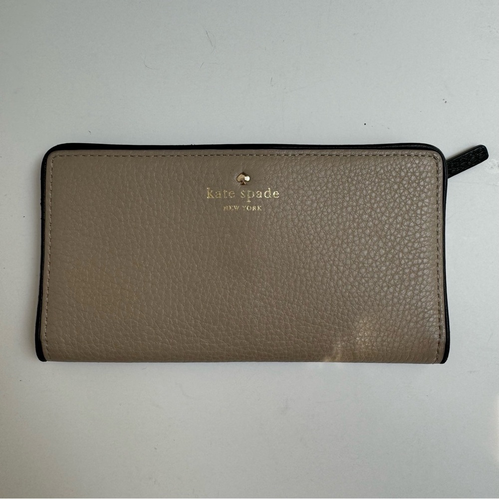 Kate Spade Cobble Hill Stacy Taupe Pebbled Leather Bifold Wallet Zip Coin Pocket